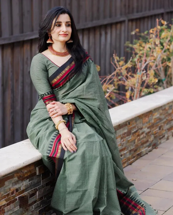 Dual shade Green Soumya  Narayanpeth Cotton Saree | With Unstitched Blouse Piece For Women