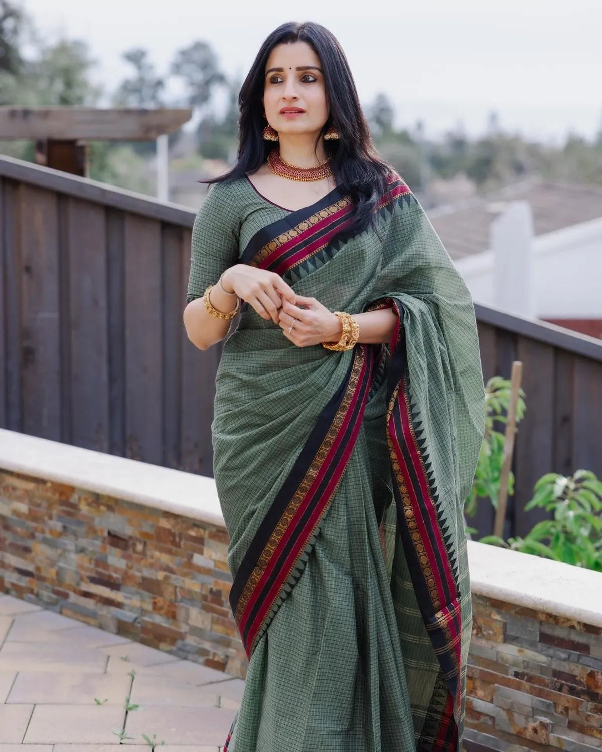 Dual shade Green Soumya  Narayanpeth Cotton Saree | With Unstitched Blouse Piece For Women