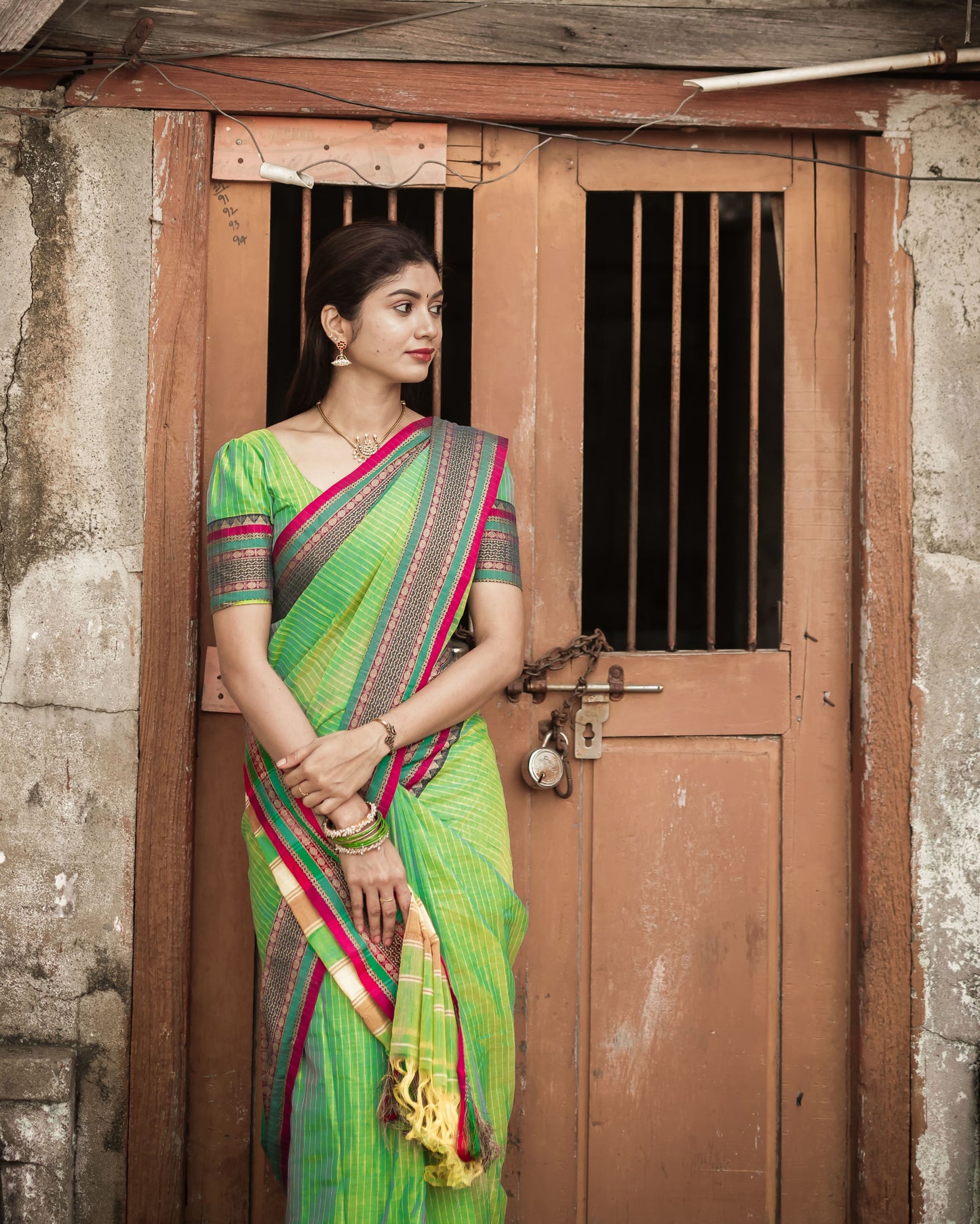 Twin Shade Green Sanskriti Narayanpeth Cotton Saree | With Unstitched Blouse Piece For Women